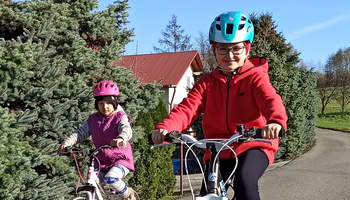 Izabela, kl. III z siostrą Weroniką